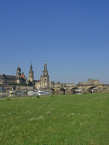Blick auf die Brühlsche Terrasse Foto 