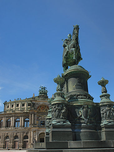 Foto König-Johann-Statue