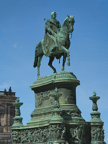 Fotos König-Johann-Statue