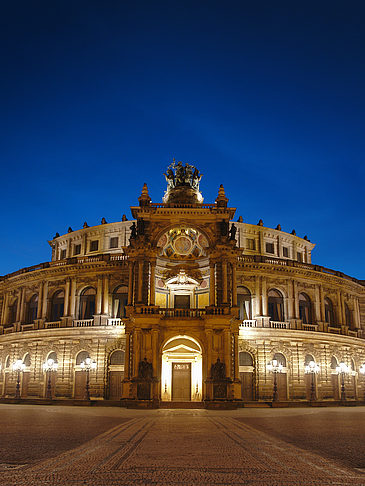 Semperoper bei Nacht Foto 