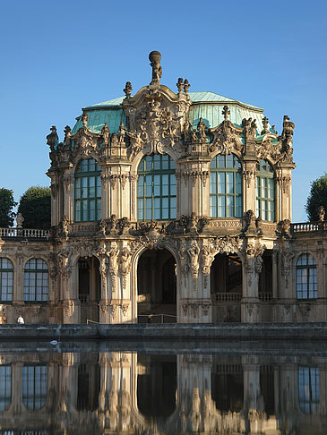 Fotos Wallpavillon mit Brunnen