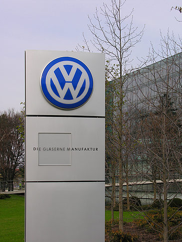 Volkswagen an der Glaesernen Manufaktur Fotos