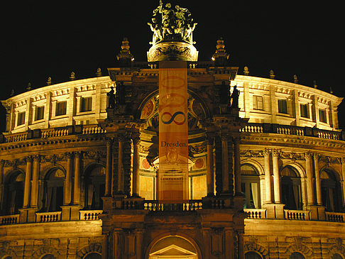 Fotos Semperoper bei Nacht