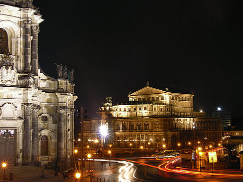 Semperoper bei Nacht Fotos