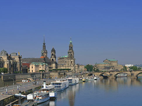 Augustusbrücke mit Schlossplatz Fotos