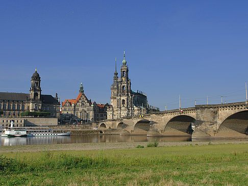 Fotos Augustusbrücke mit Wiese | Dresden