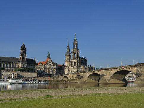 Fotos Augustusbrücke mit Wiese | Dresden