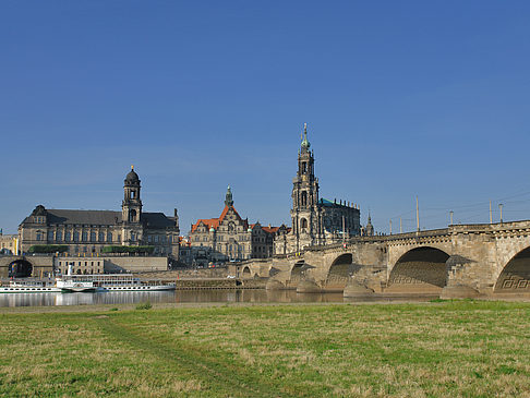 Fotos Augustusbrücke mit Wiese