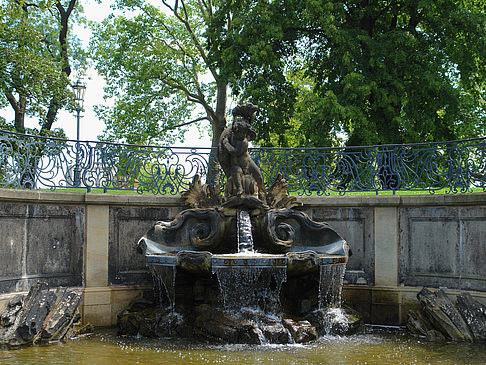 Fotos Delphinbrunnen