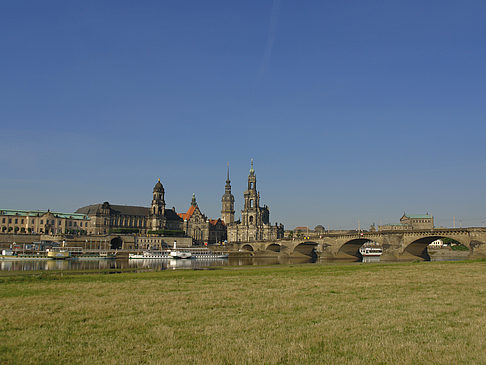 Blick auf die Brühlsche Terrasse Foto 