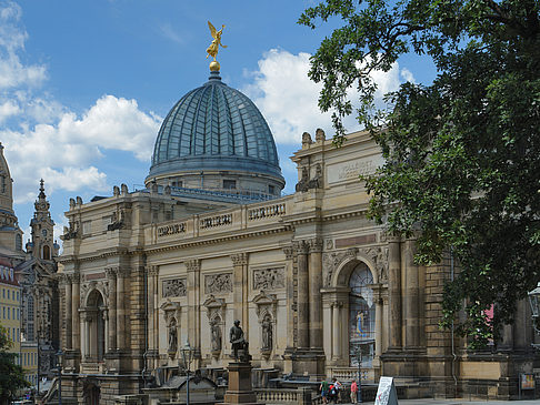 Frauenkirche und Kunstakademie Foto 