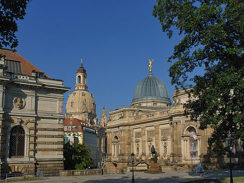 Frauenkirche und Kunstakademie Foto 