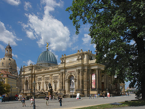 Frauenkirche und Kunstakademie