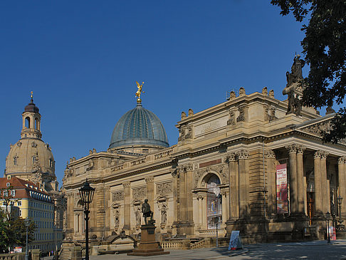 Frauenkirche und Kunstakademie Fotos