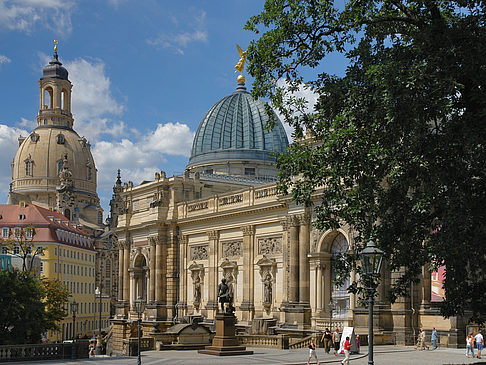 Frauenkirche und Kunstakademie Fotos