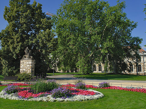 Garten vor Frauenkirche Foto 