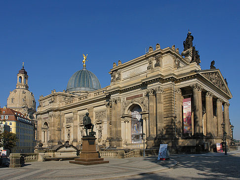 Kunstakademie Fotos
