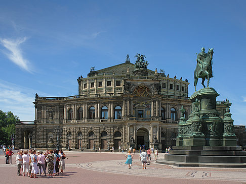 Fotos König-Johann-Statue mit Semperoper | Dresden