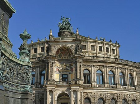 Foto König-Johann-Statue mit Semperoper - Dresden