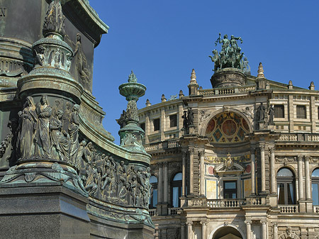 Foto König-Johann-Statue mit Semperoper - Dresden