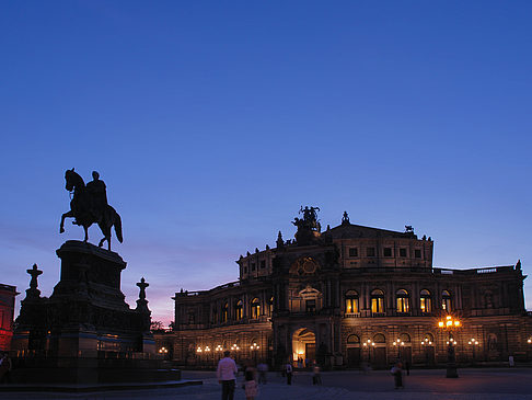 Fotos Statue und Semperoper | Dresden