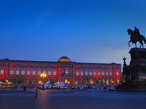 Statue und Zwinger