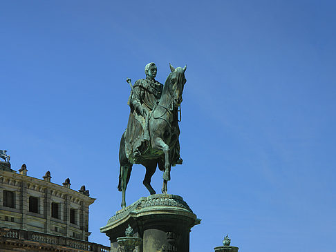 Foto König-Johann-Statue