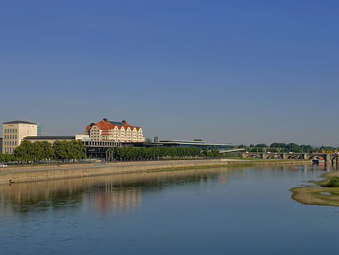 Foto Landtag und Hotel