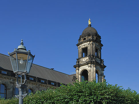 Dach des Gerichts