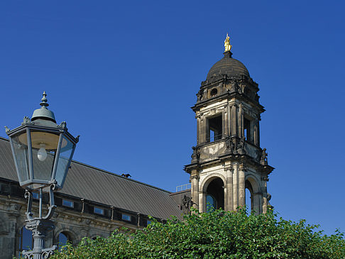 Dach des Gerichts