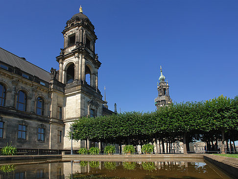 Foto Teich vor dem Gericht - Dresden