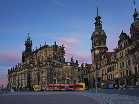 Fotos Schloss und Hofkirche am Abend | Dresden