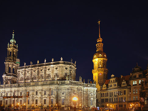 Fotos Schloss und Hofkirche nachts