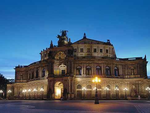 Fotos Semperoper abends