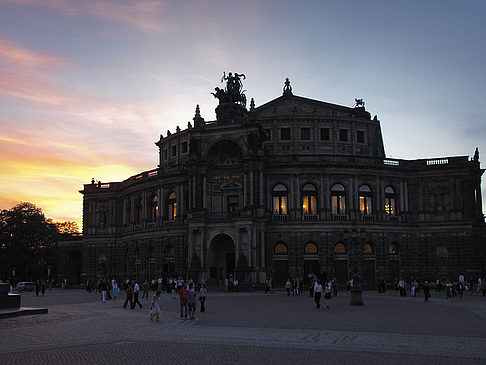 Fotos Semperoper abends
