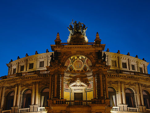 Semperoper bei Nacht Fotos