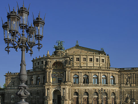 Semperoper mit Laterne Fotos