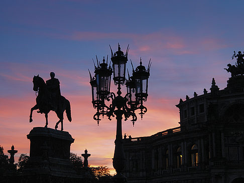 Theaterplatz abends