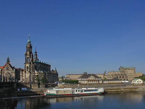 Blick auf den Theaterplatz Foto 