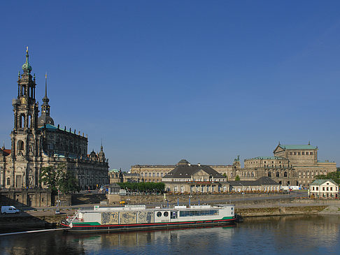 Blick auf den Theaterplatz