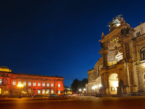 Fotos Theaterplatz nachts