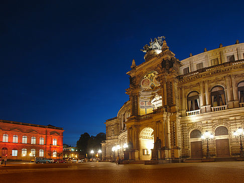 Foto Theaterplatz nachts