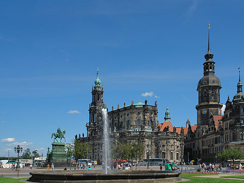 Schloss und Hofkirche Foto 