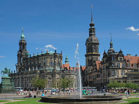Schloss und Hofkirche Fotos