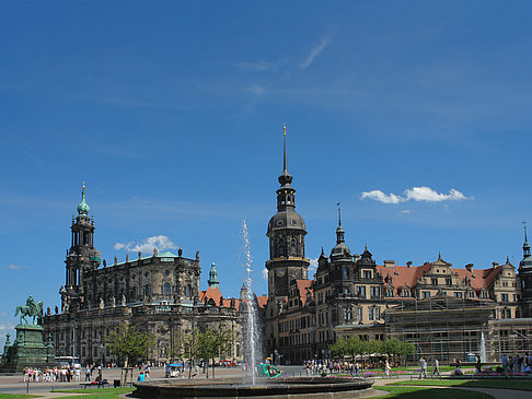 Schloss und Hofkirche Fotos