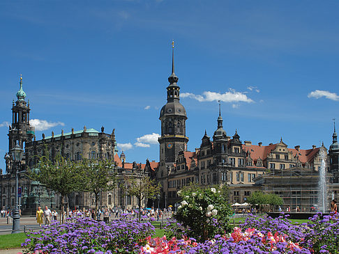 Schloss und Hofkirche Fotos