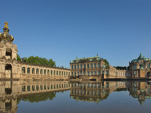 Foto Kronentor und Wallpavillon