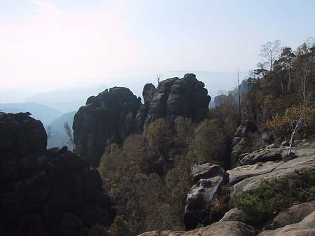 Foto Felsen entlang der Wanderwege - 