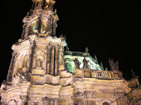 Hofkirche bei Nacht