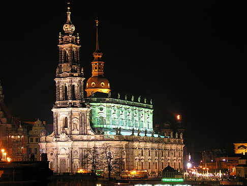 Fotos Hofkirche bei Nacht